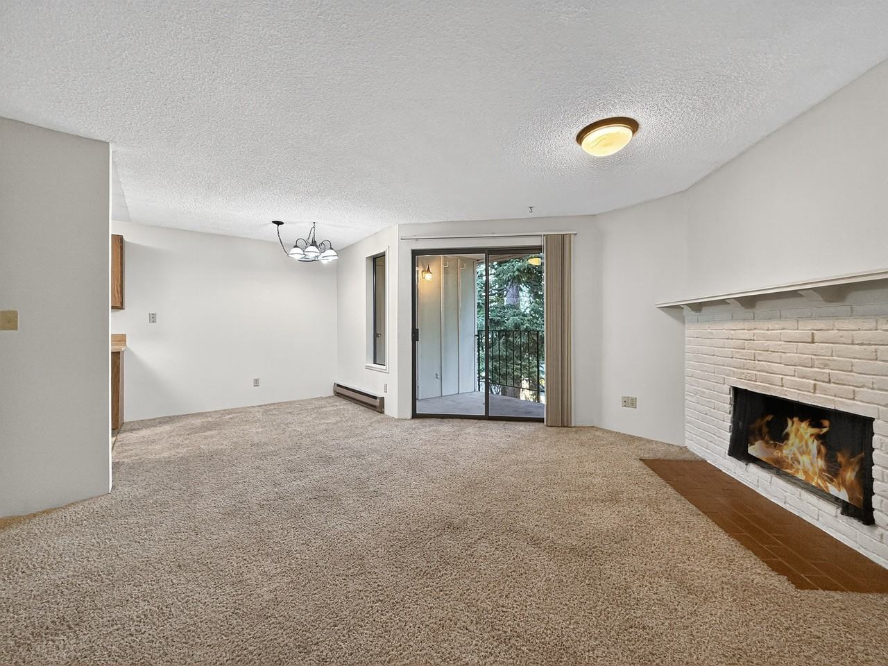 12736 NE 116th Ln, Kirkland - Photo 3 of 12