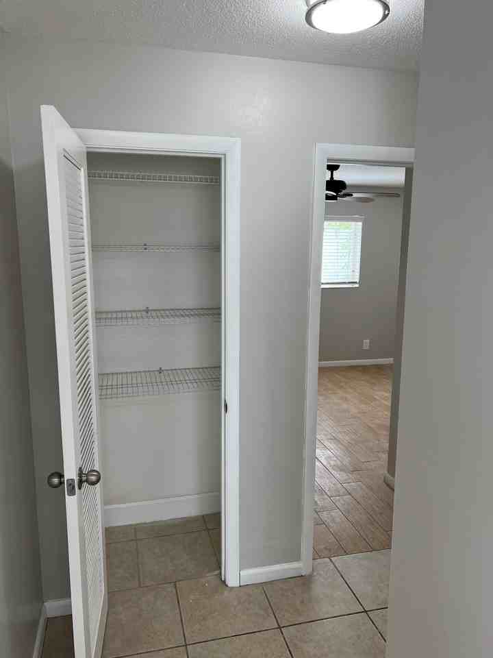 1492 HOLLY HEIGHTS DR - Photo 7 of 18