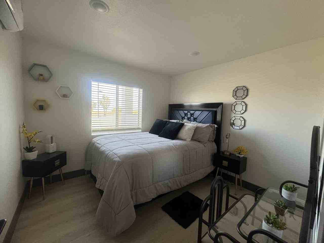 4834 Powerline Road - Photo 4 of 15