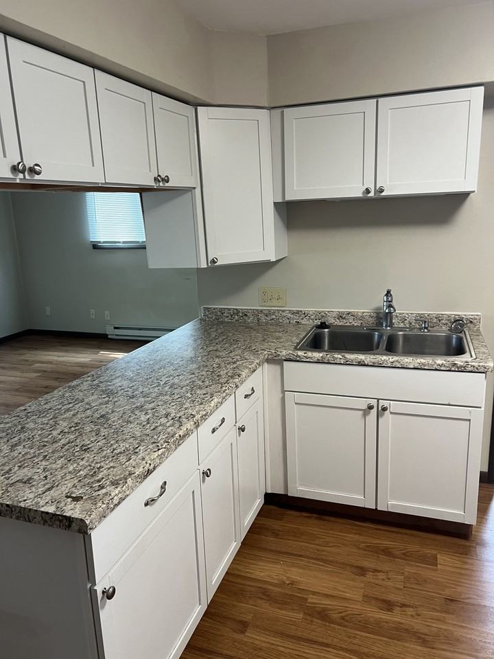 529 and 541 N. Dewey Avenue - Photo 5 of 16