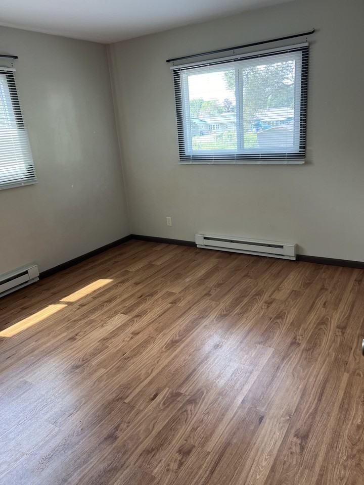 529 and 541 N. Dewey Avenue - Photo 6 of 16