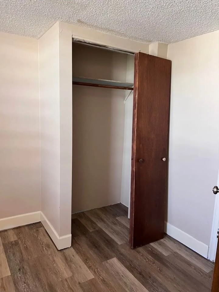 313 North 3rd Avenue East - Photo 4 of 10