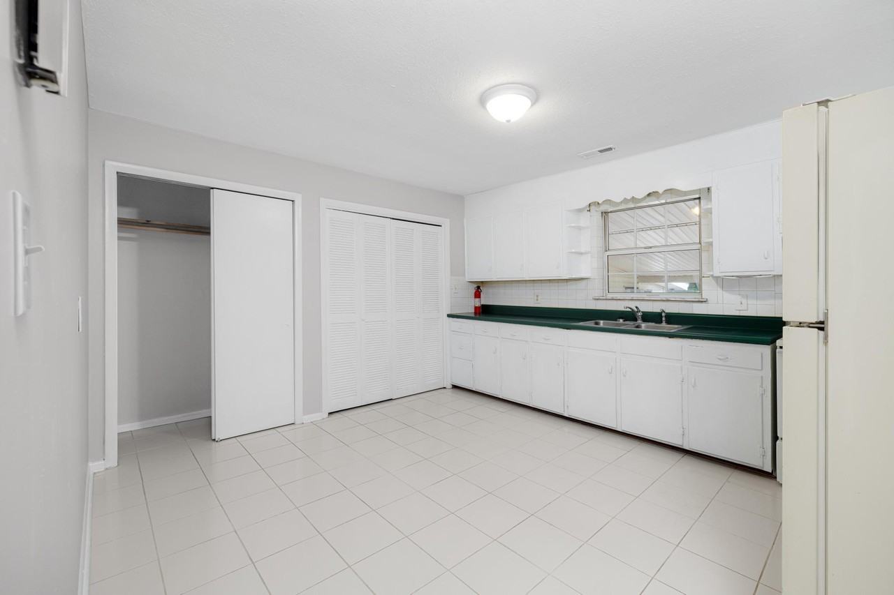 435 Beasley Street - Photo 4 of 13