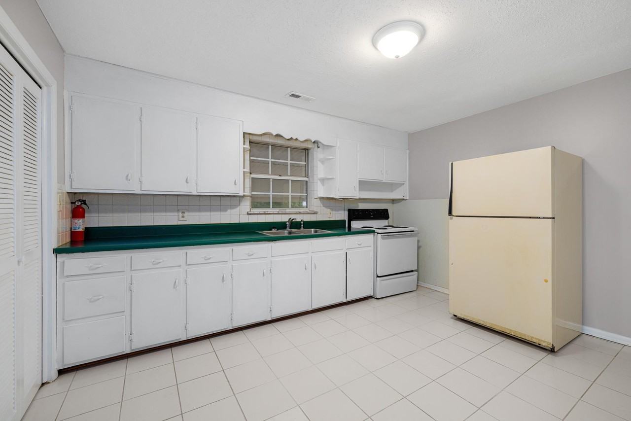 435 Beasley Street - Photo 5 of 13