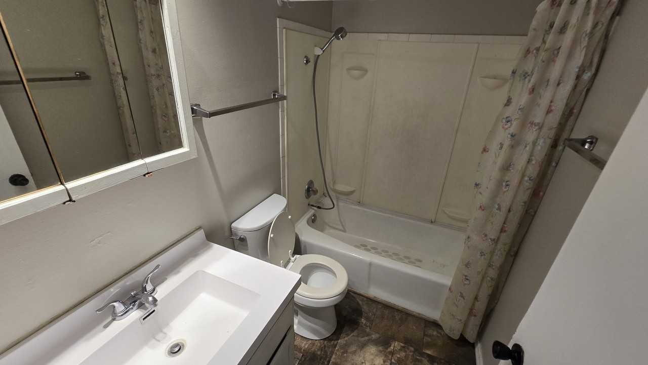 928 Emma Ave - Photo 4 of 9