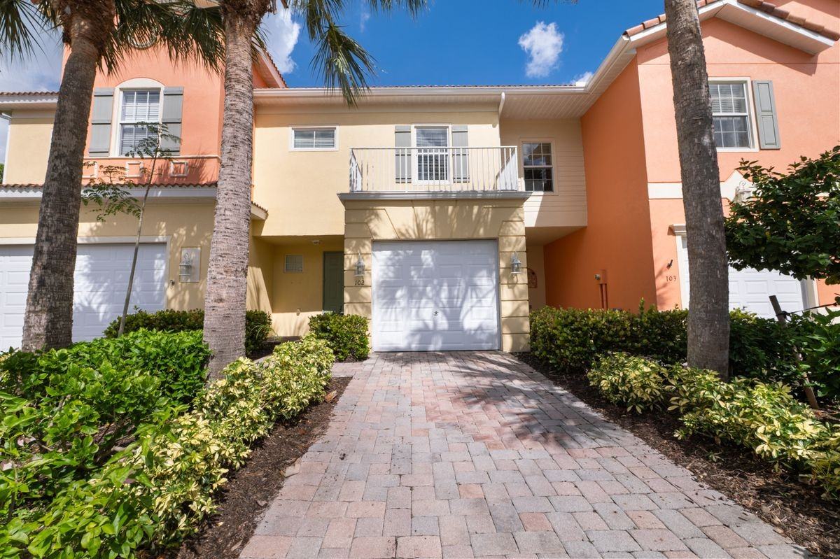 16073 Via Solera Cir ##102 - Photo 3 of 34