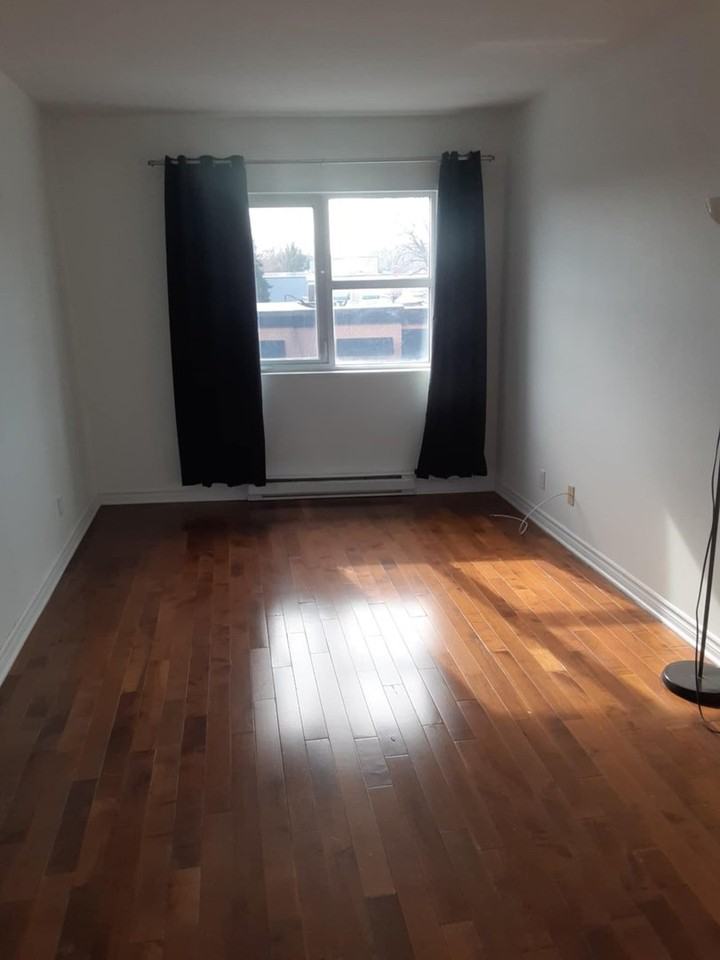 Rue Wellington #302 - Photo 3 of 7