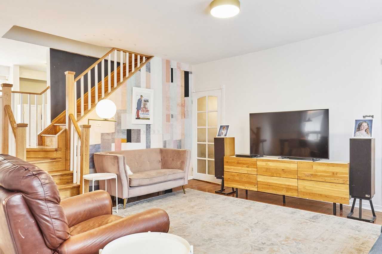 106 Wiltshire Ave - Photo 2 of 22