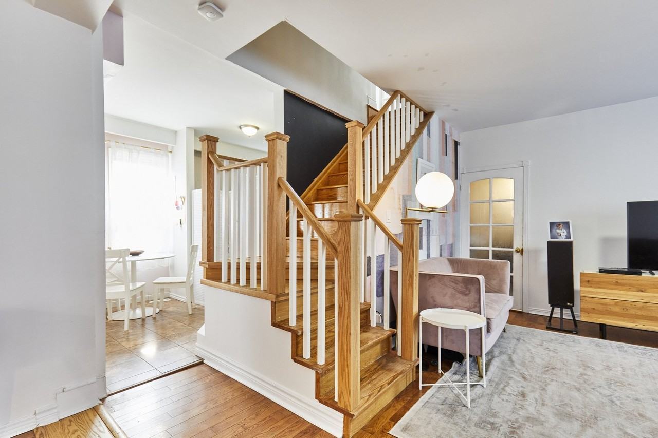 106 Wiltshire Ave - Photo 3 of 22