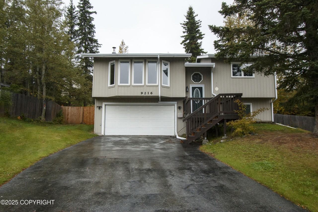 9216 Cam Island Cir - Photo 2 of 33