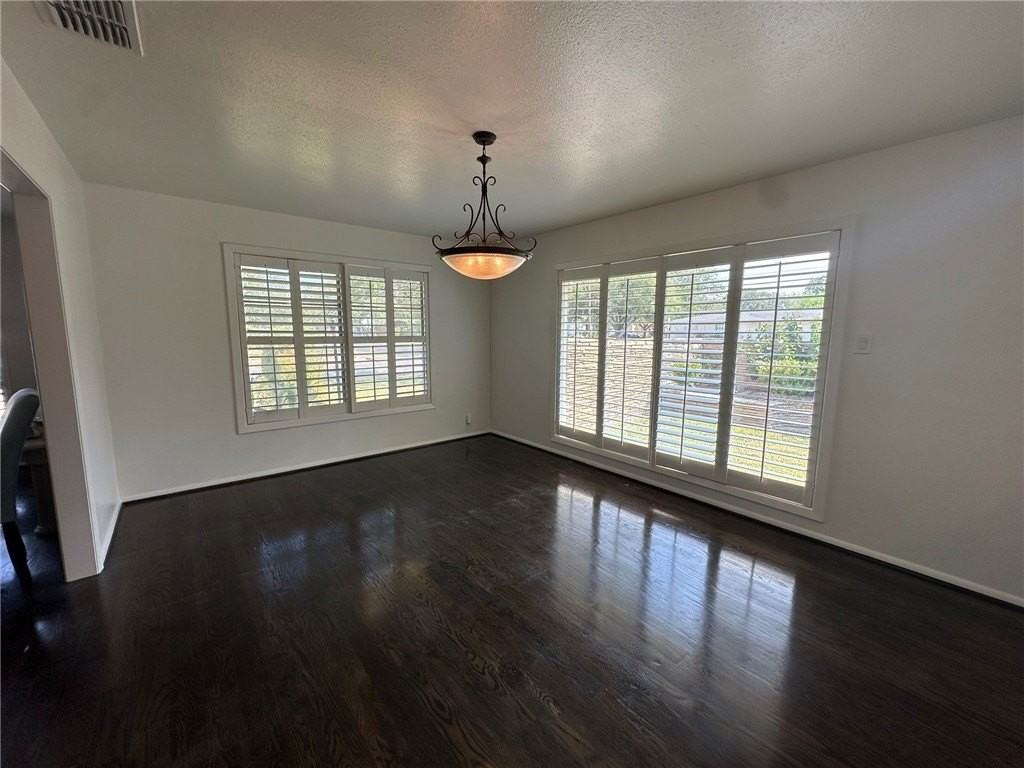 301 Bermuda Pl - Photo 6 of 34