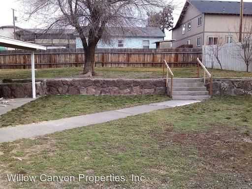 873 SW 2nd St - Photo 2 of 7