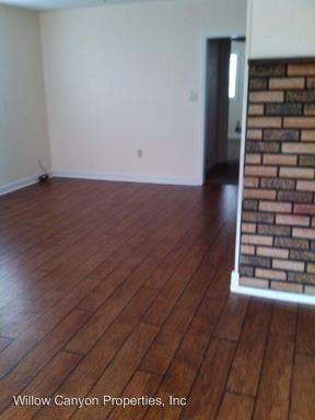 873 SW 2nd St - Photo 3 of 7