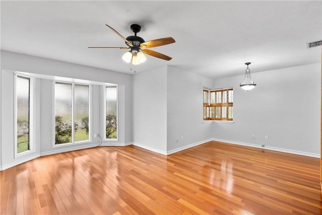 5417 Flynn Parkway - Photo 5 of 15