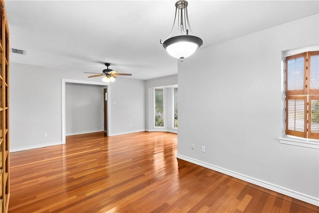 5417 Flynn Parkway - Photo 7 of 15