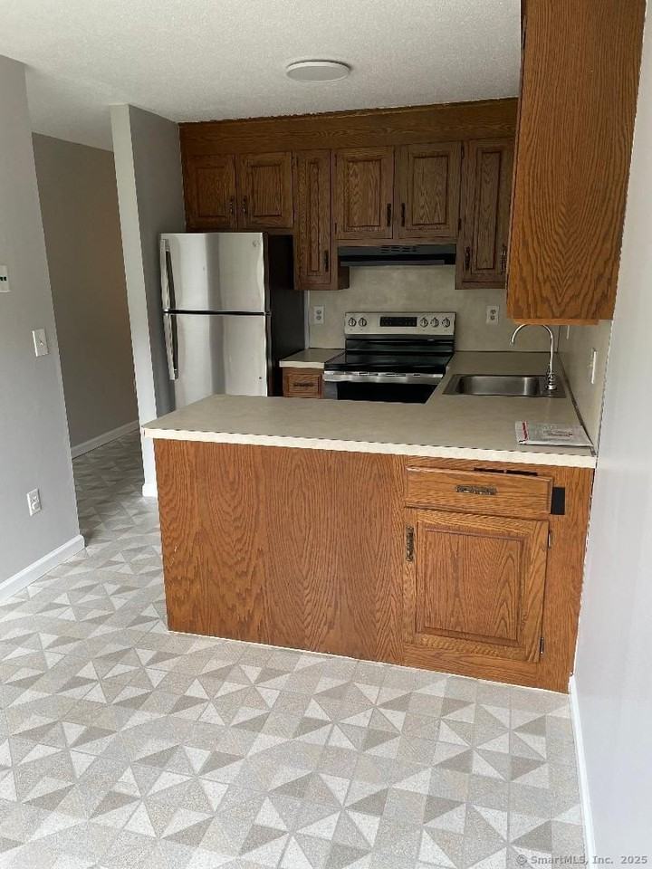 155 Bristol St Unit 2 - Photo 3 of 18