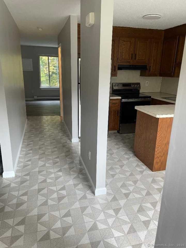 155 Bristol St Unit 2 - Photo 5 of 18