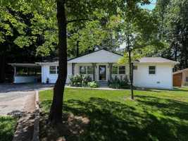 featured image of 3249 Howell Dr Se