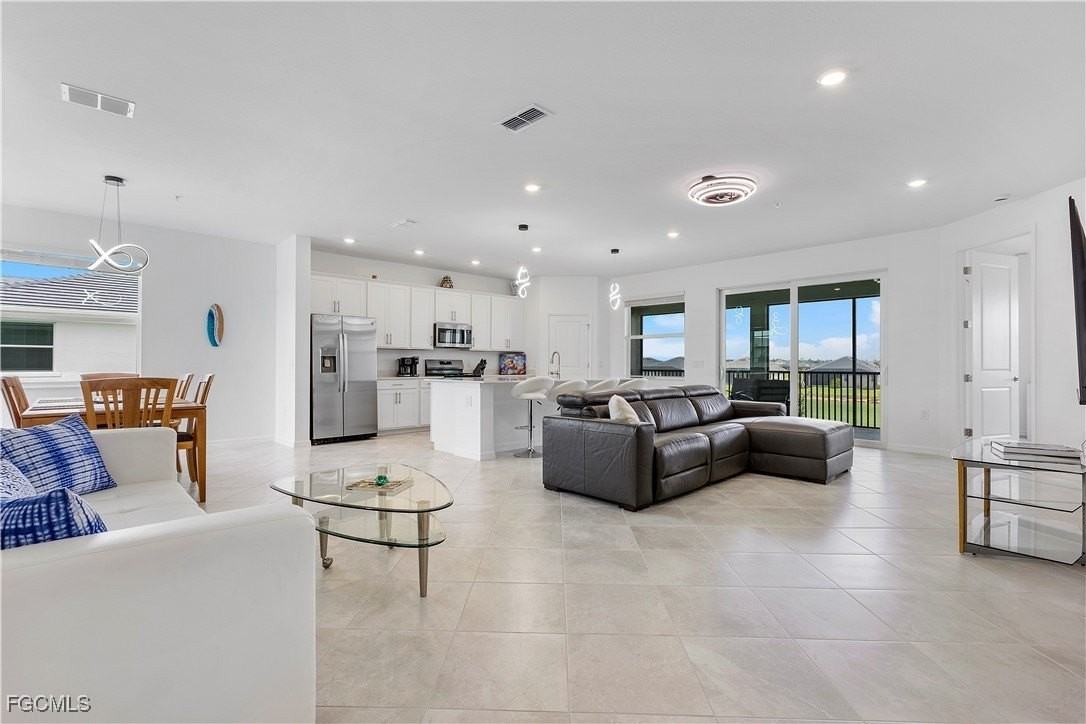 15170 Bluffton Ln Unit 1821 #1821 - Photo 4 of 24