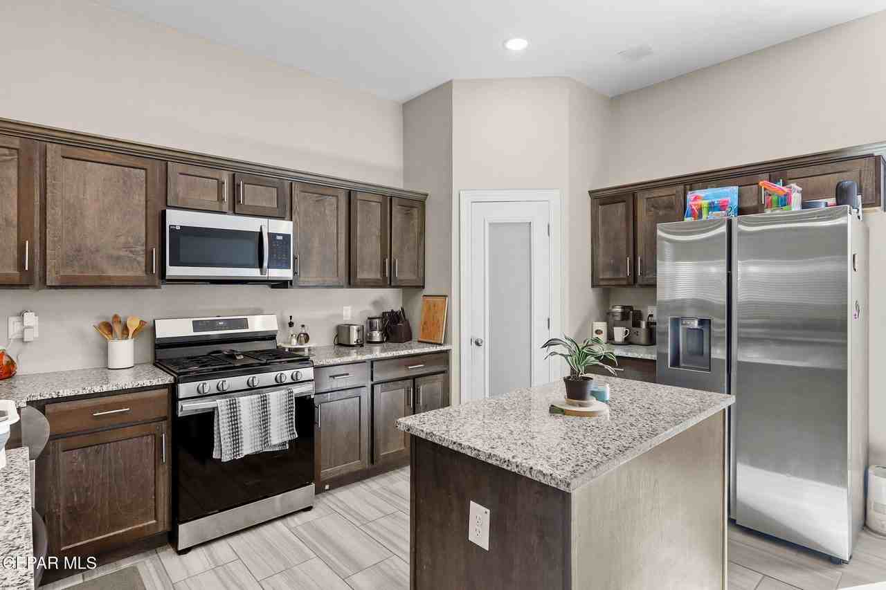 325 Fray Olguin Ct - Photo 3 of 17