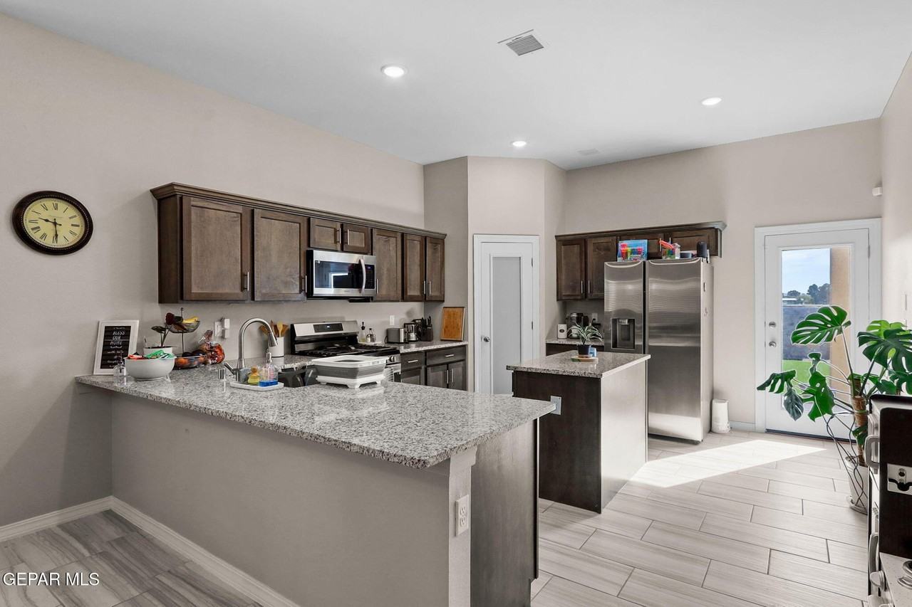 325 Fray Olguin Ct - Photo 4 of 17