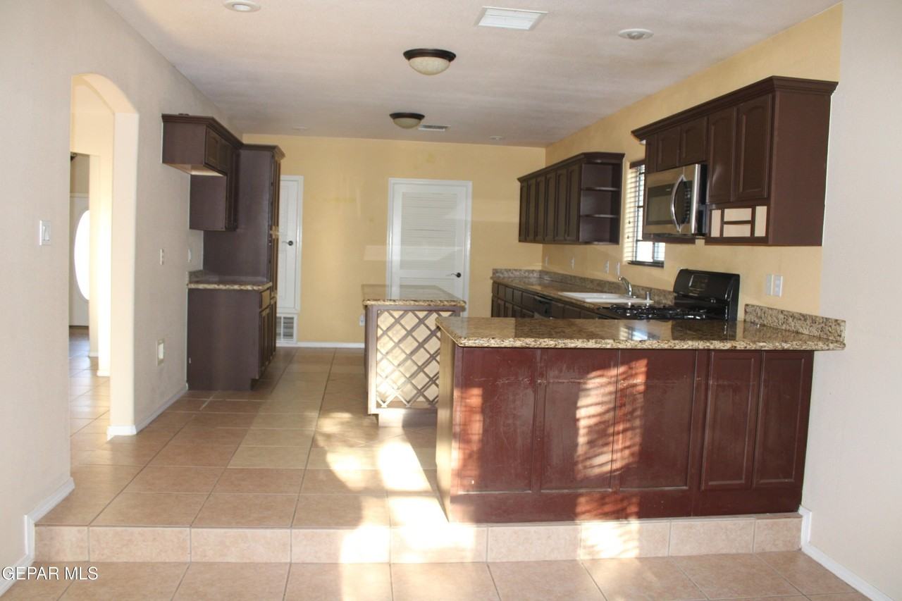 3645 Sammy Reece Pl - Photo 7 of 31