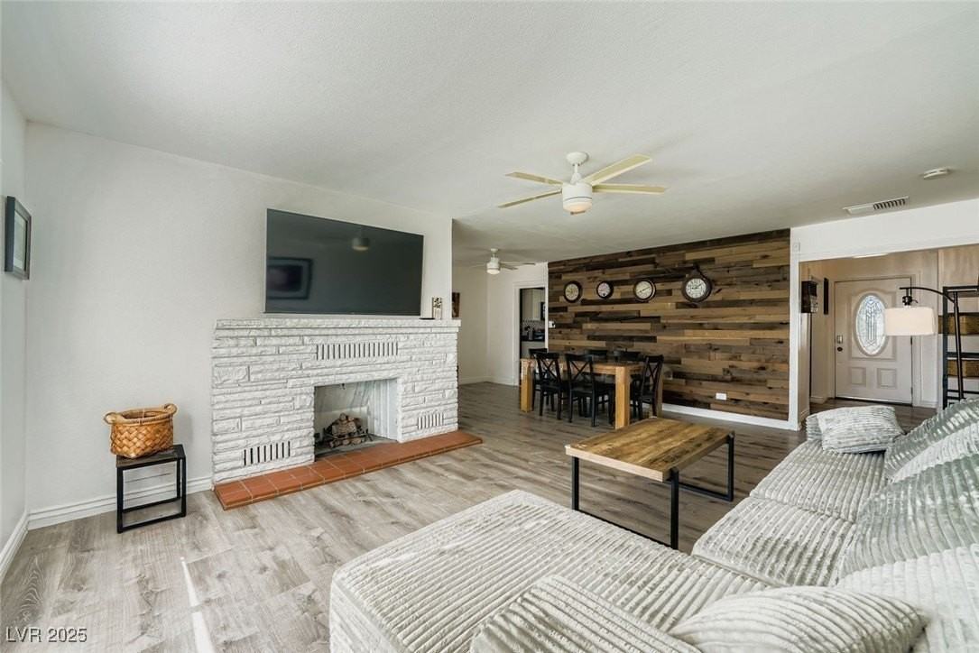 1711 S 6th St - Photo 2 of 27