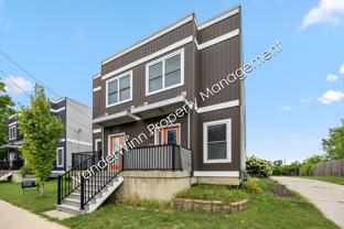 739 Bates St Se - Photo 1 of 1