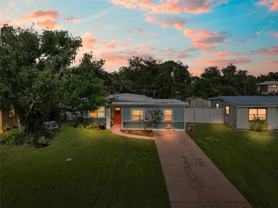 209 Emerald Ln - Photo 1 of 1