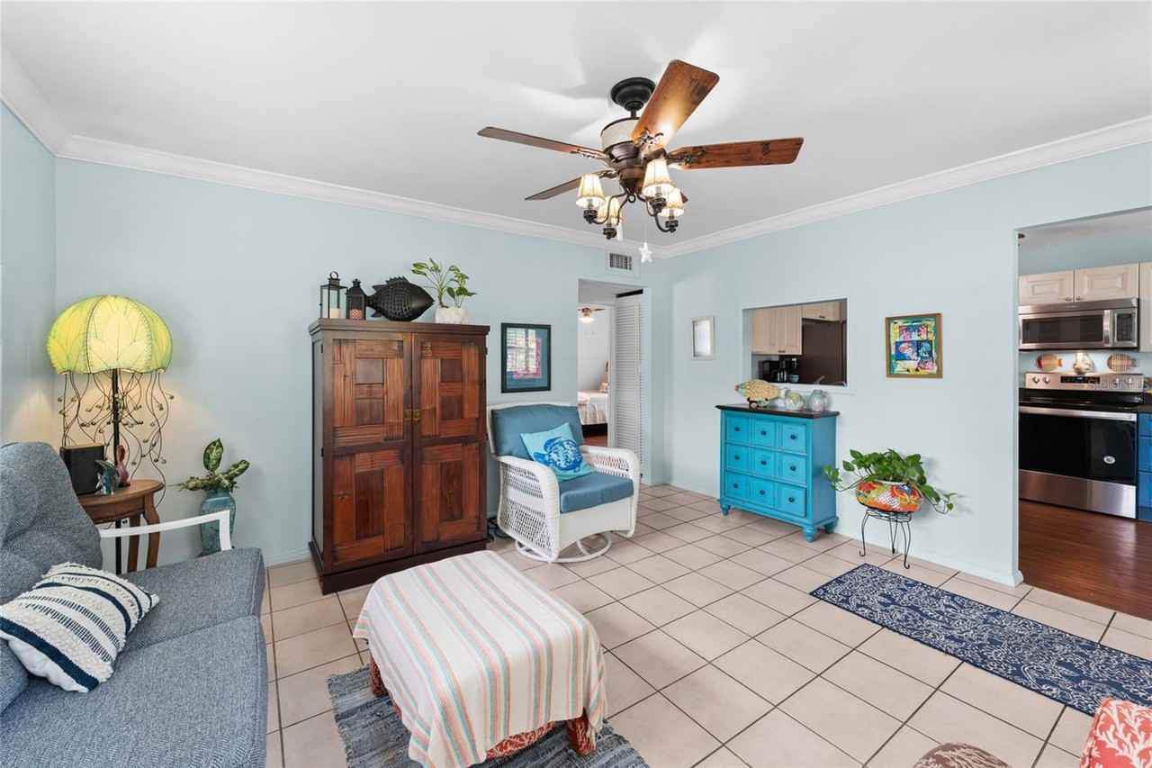 209 Emerald Ln - Photo 6 of 8