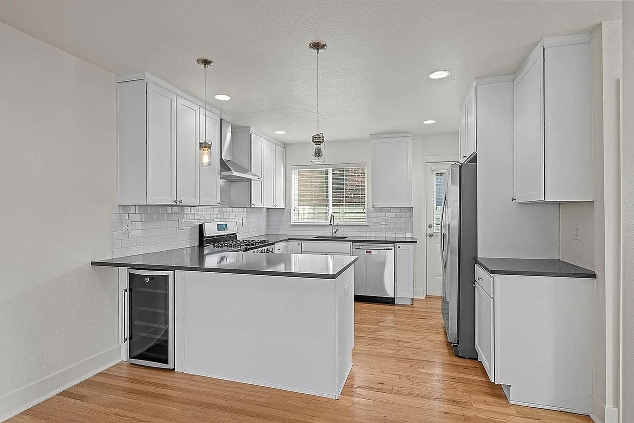 Sloans Lake Flats - Photo 4 of 43