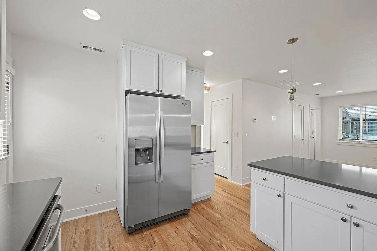 Sloans Lake Flats - Photo 5 of 43