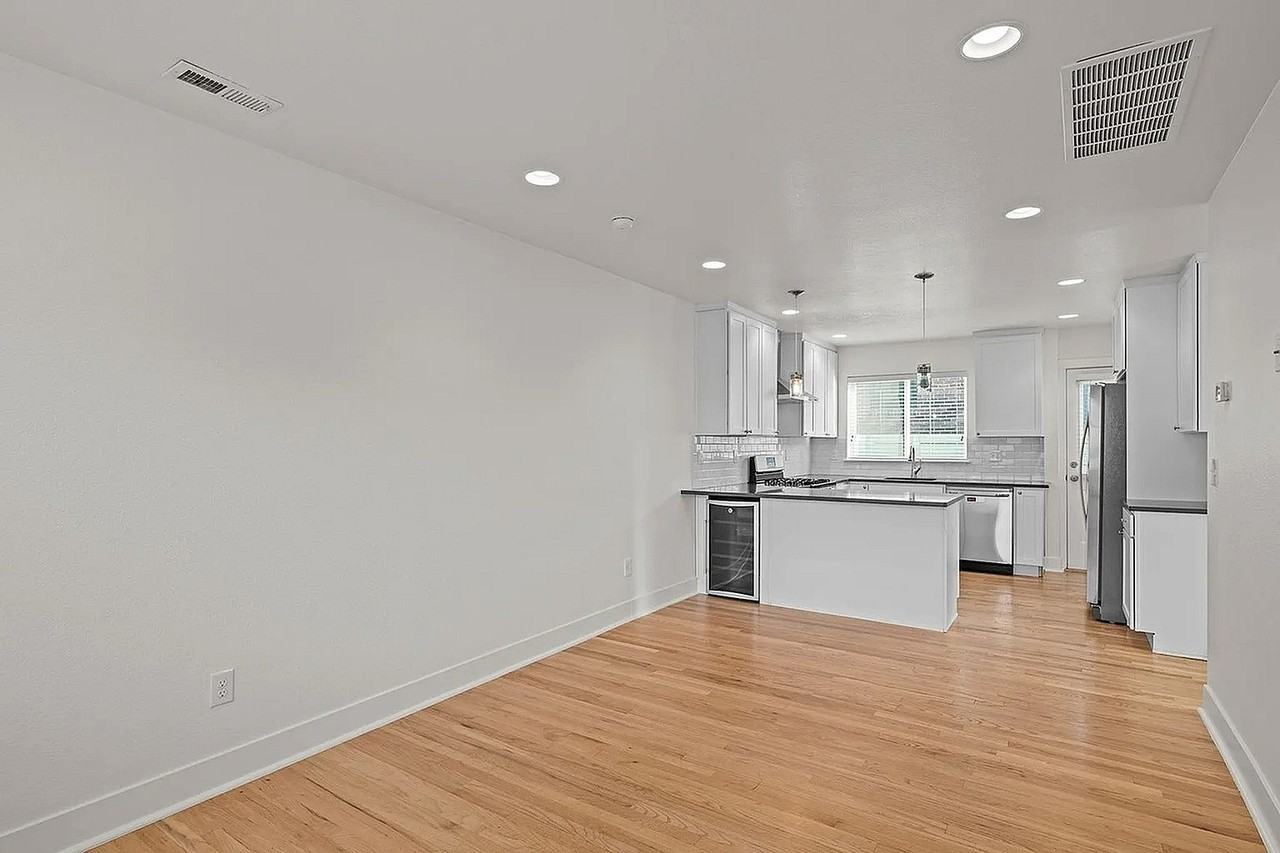 Sloans Lake Flats - Photo 7 of 43