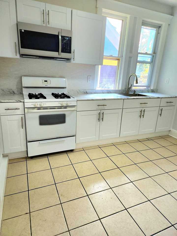 65 W Ivy Ln #2 - Photo 3 of 13