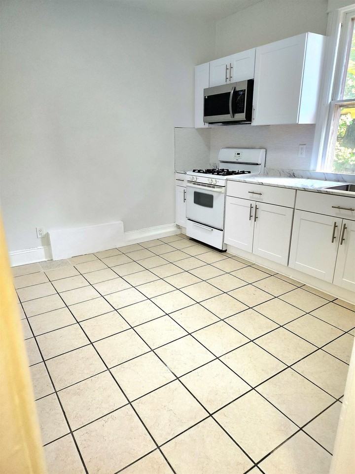 65 W Ivy Ln #2 - Photo 4 of 13