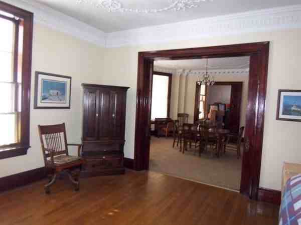 J.L. Lipsett House - Photo 3 of 10