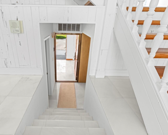 6795 Brookline Dr - Photo 3 of 8