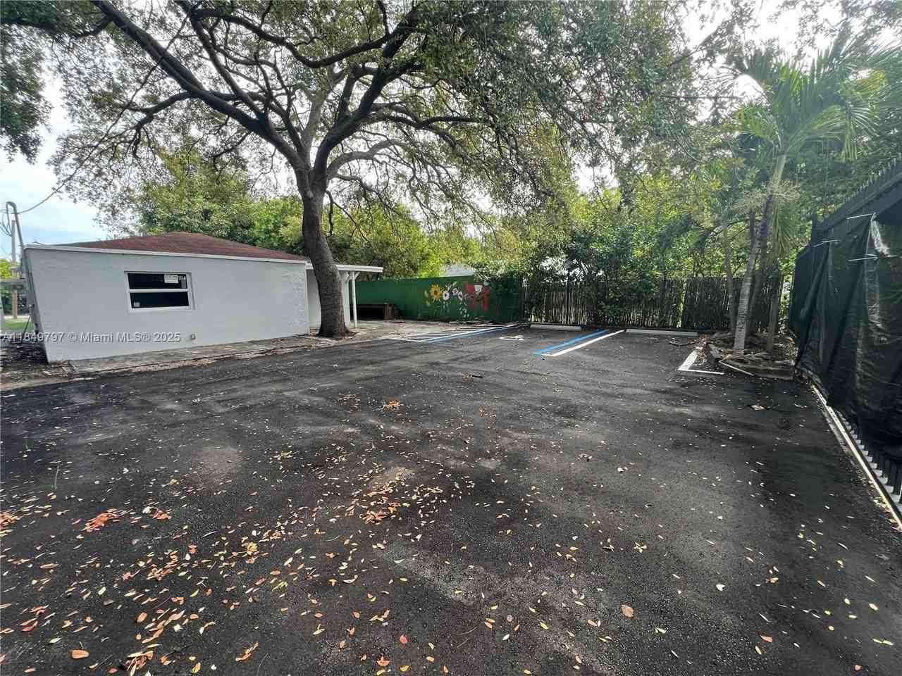 181 Nw 44th St #181 - Photo 7 of 14