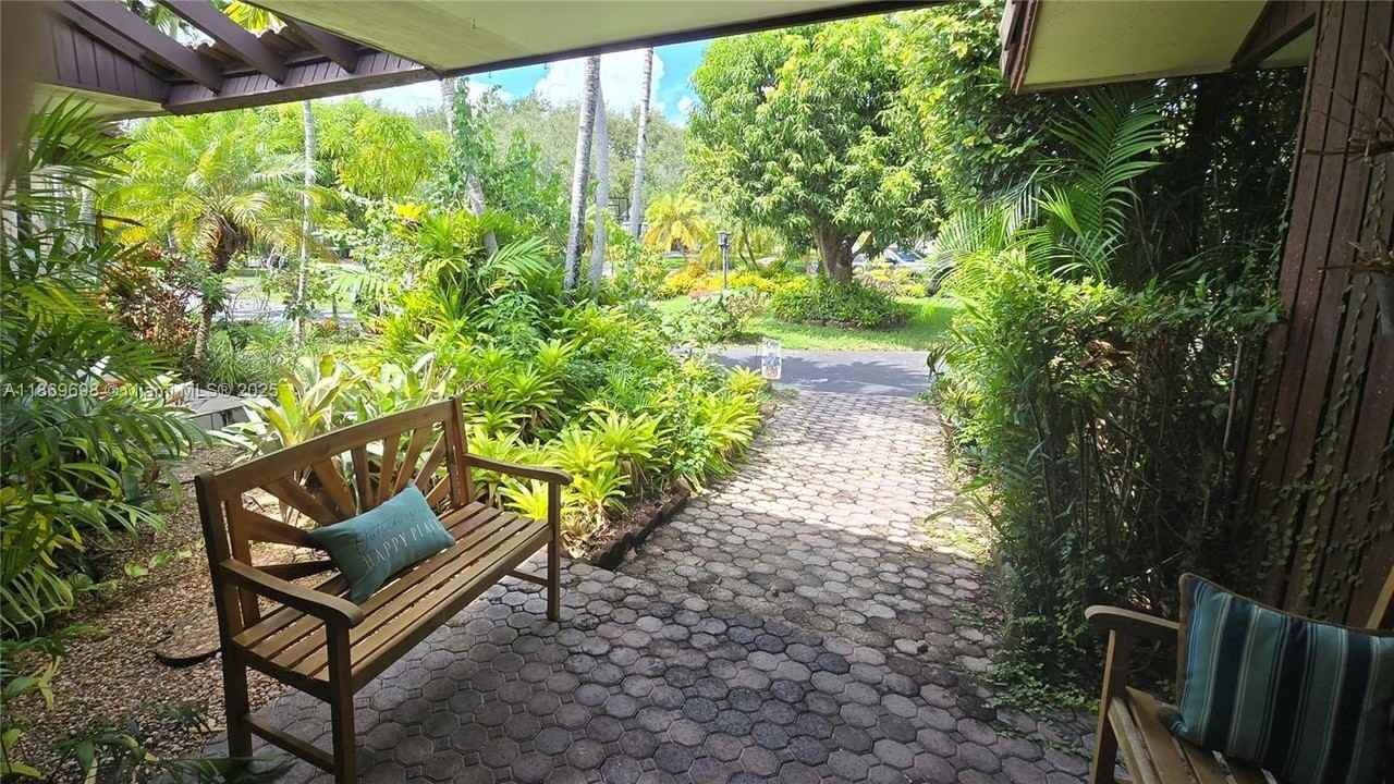 15305 Sw 74th Ct - Photo 4 of 45