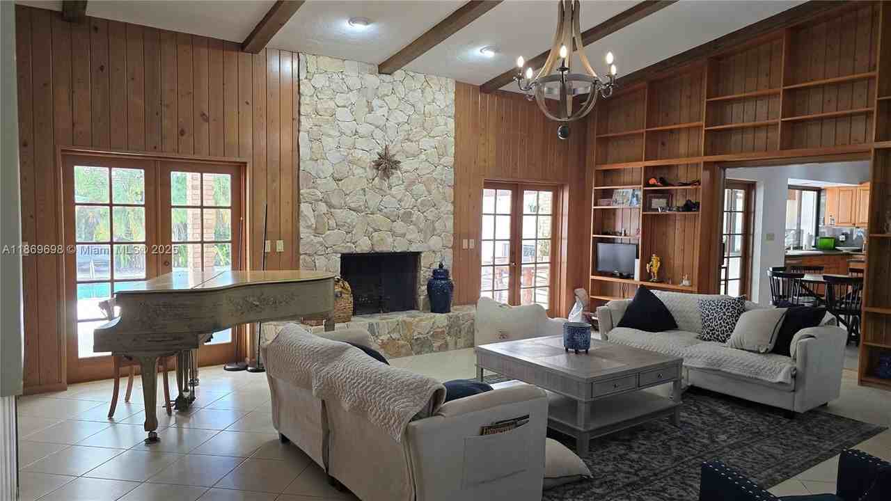 15305 Sw 74th Ct - Photo 7 of 45