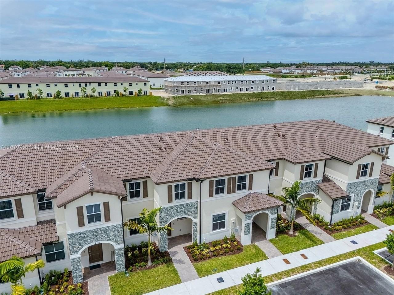 Se 26th Ave #2796 - Photo 2 of 42