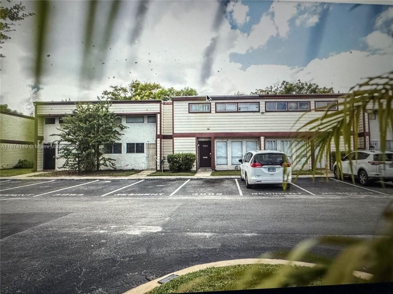 3984 Crayrich Cir #C5 - Photo 4 of 35