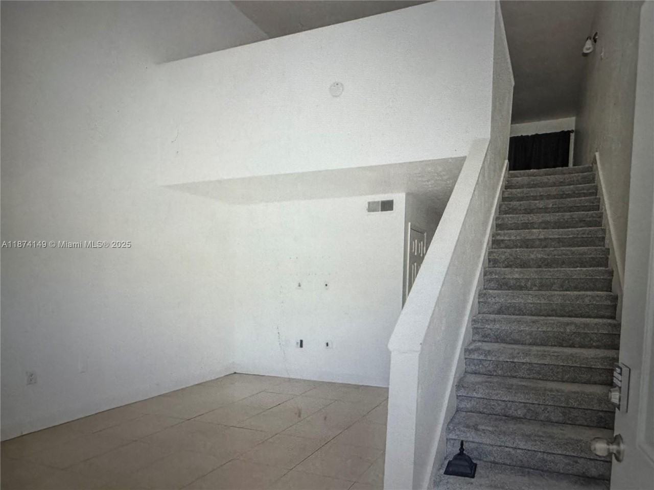 3984 Crayrich Cir #C5 - Photo 7 of 35