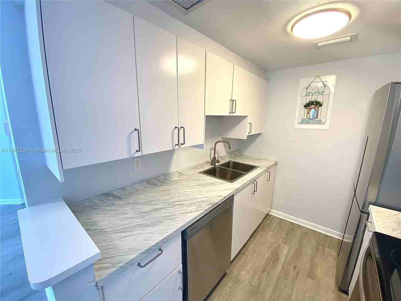 1185 Marseille Dr #307 - Photo 5 of 14