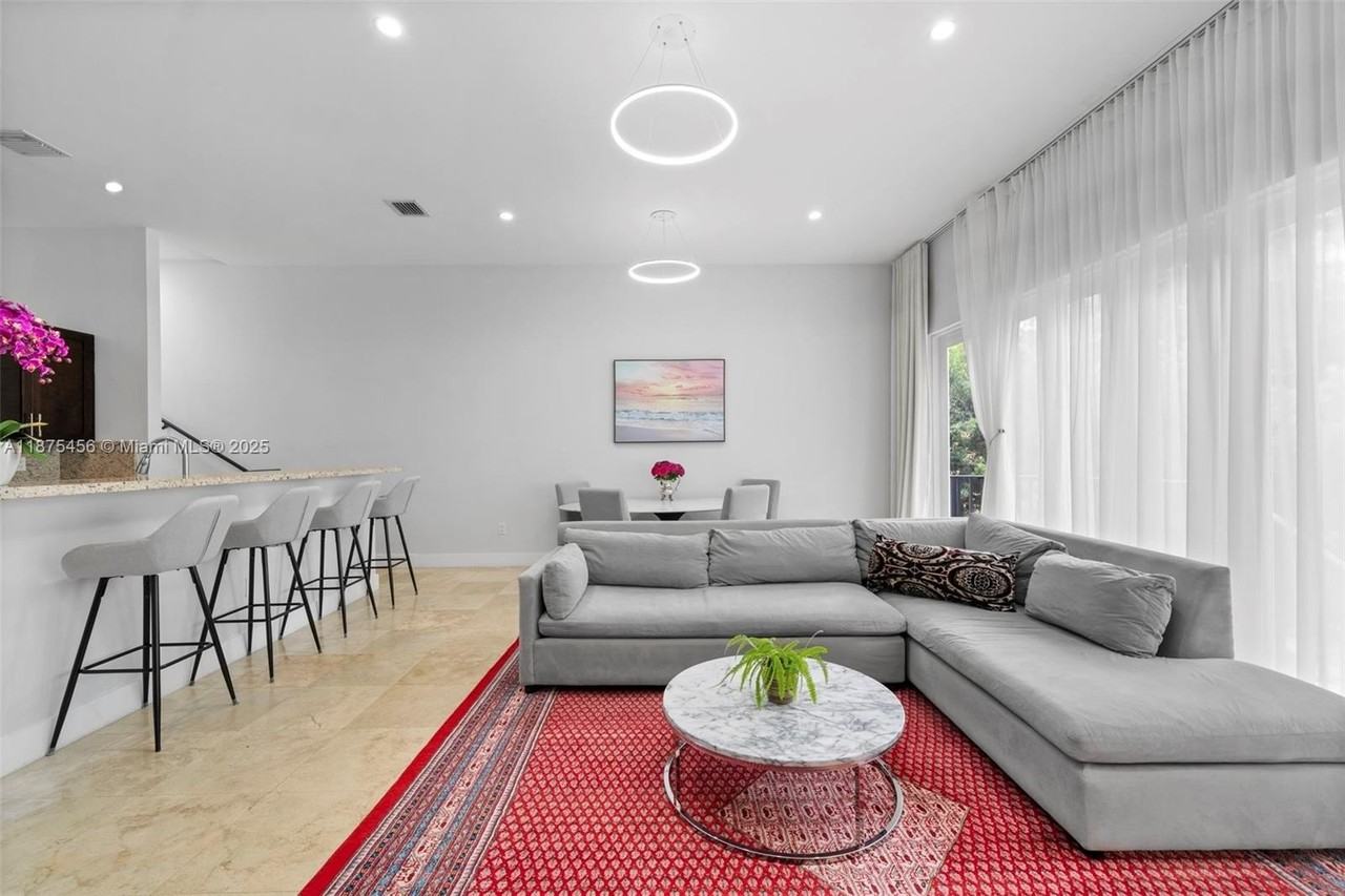 3506 Ne 166th St #4 - Photo 7 of 50