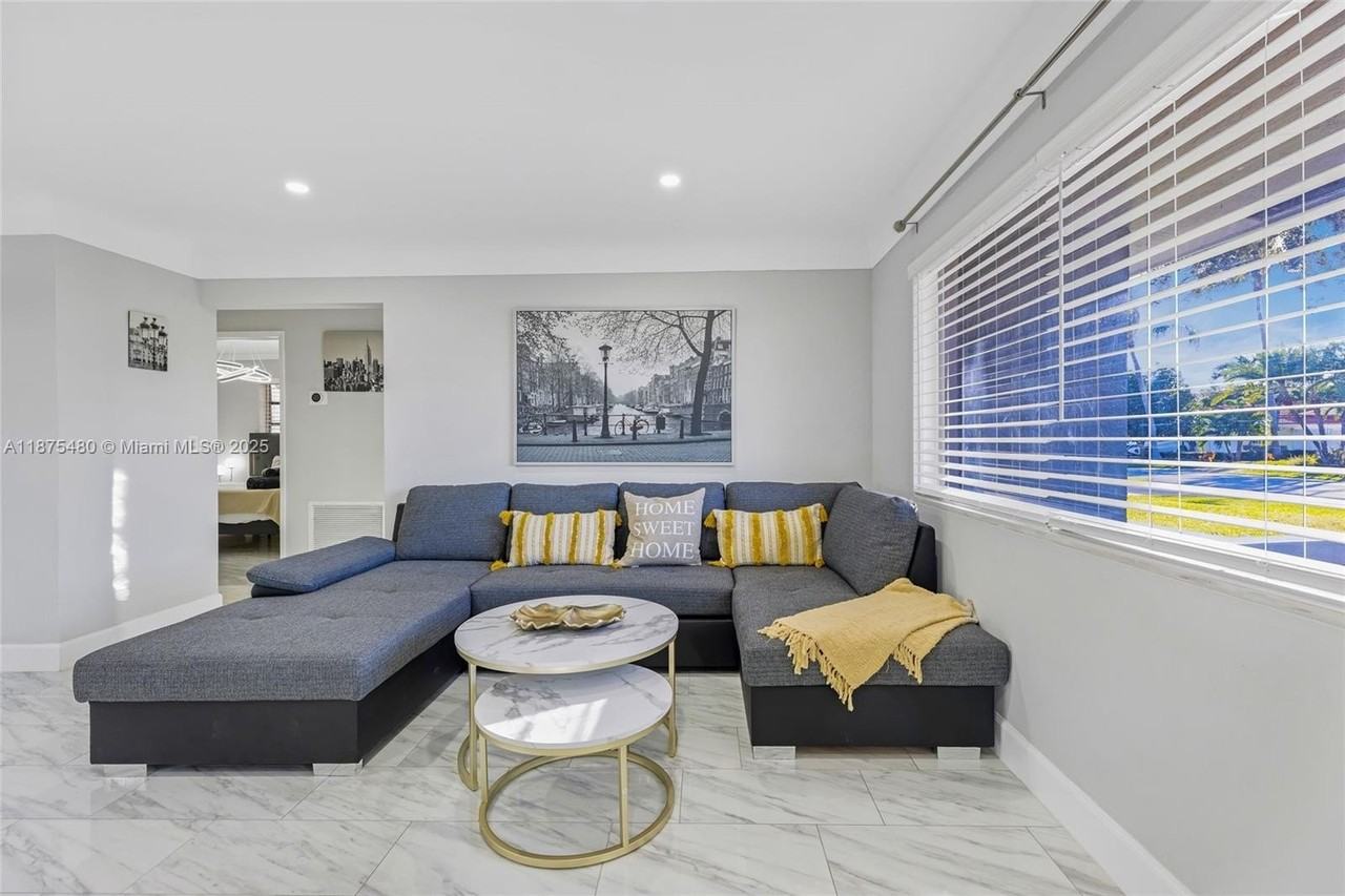 6600 Ne 20th Way - Photo 3 of 41