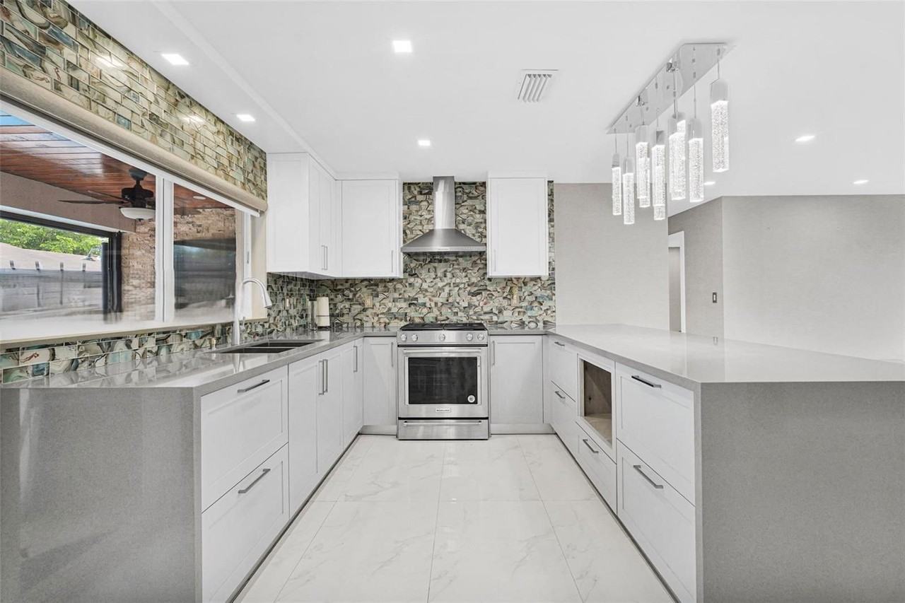 Sw 133rd Ct #4225 - Photo 3 of 8