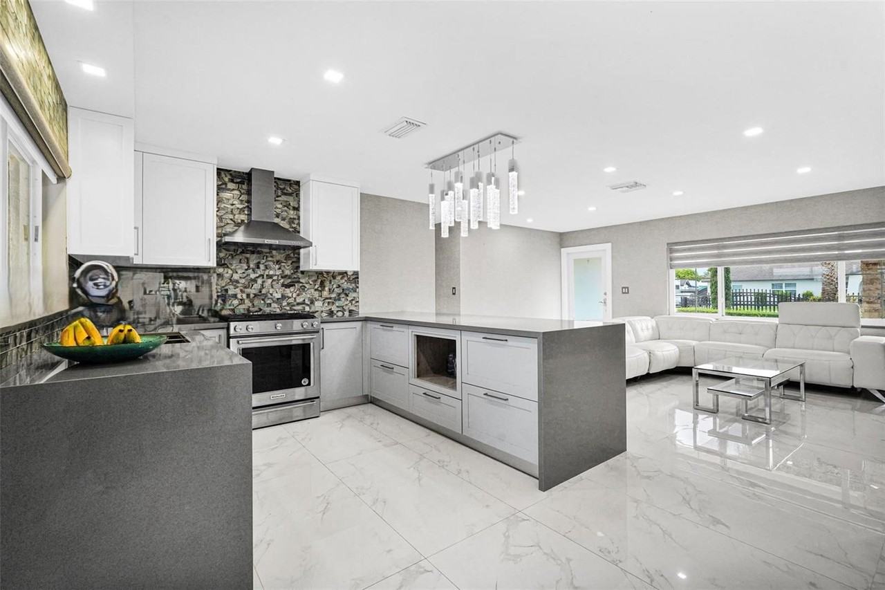 Sw 133rd Ct #4225 - Photo 5 of 8