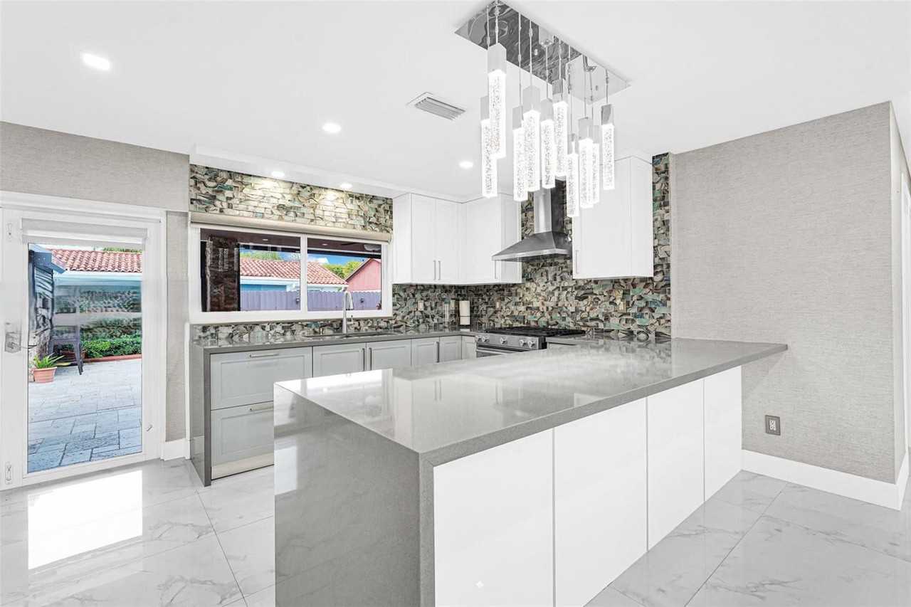 Sw 133rd Ct #4225 - Photo 7 of 8