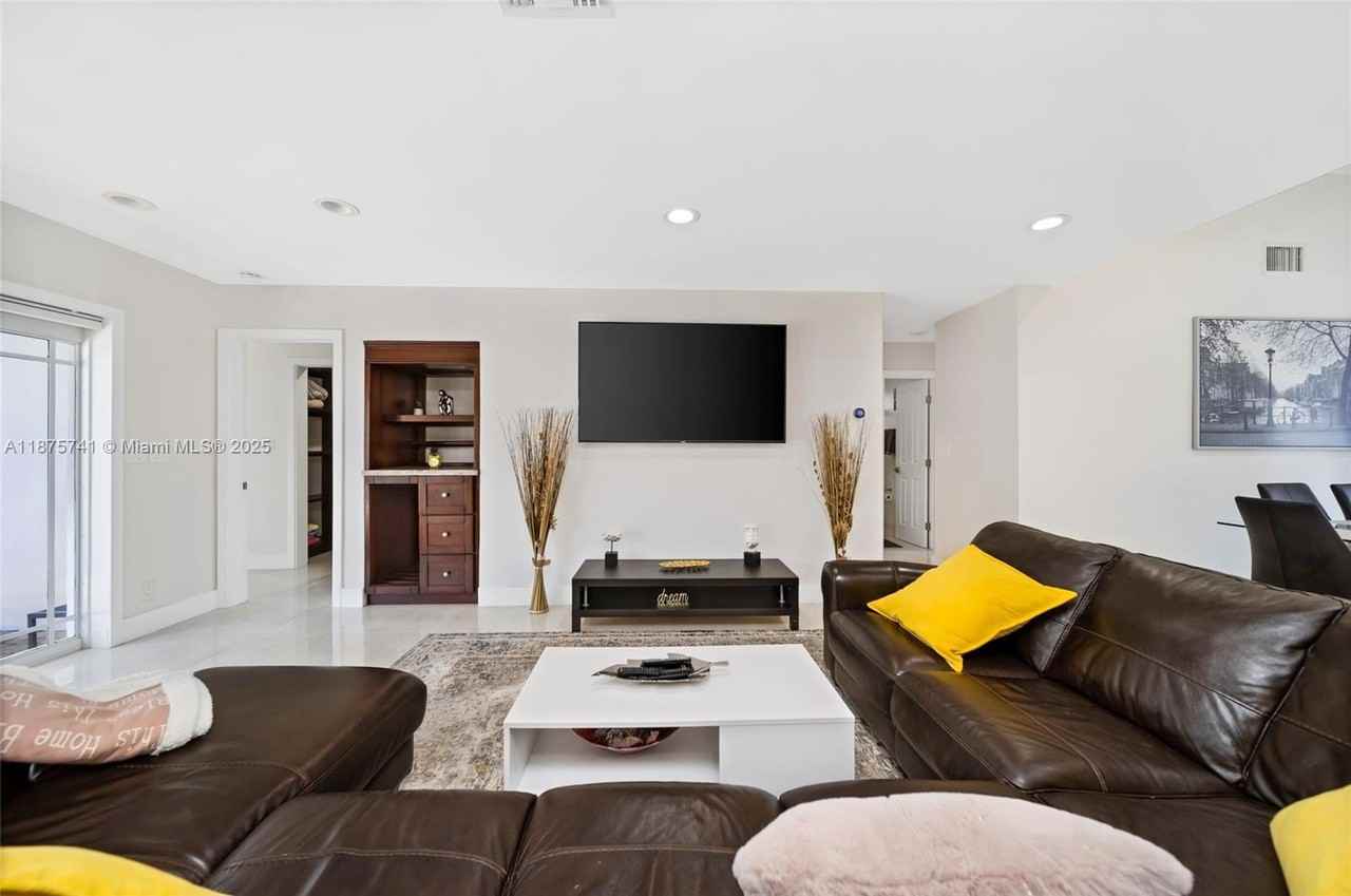 31 Se 12th St #0 - Photo 4 of 50